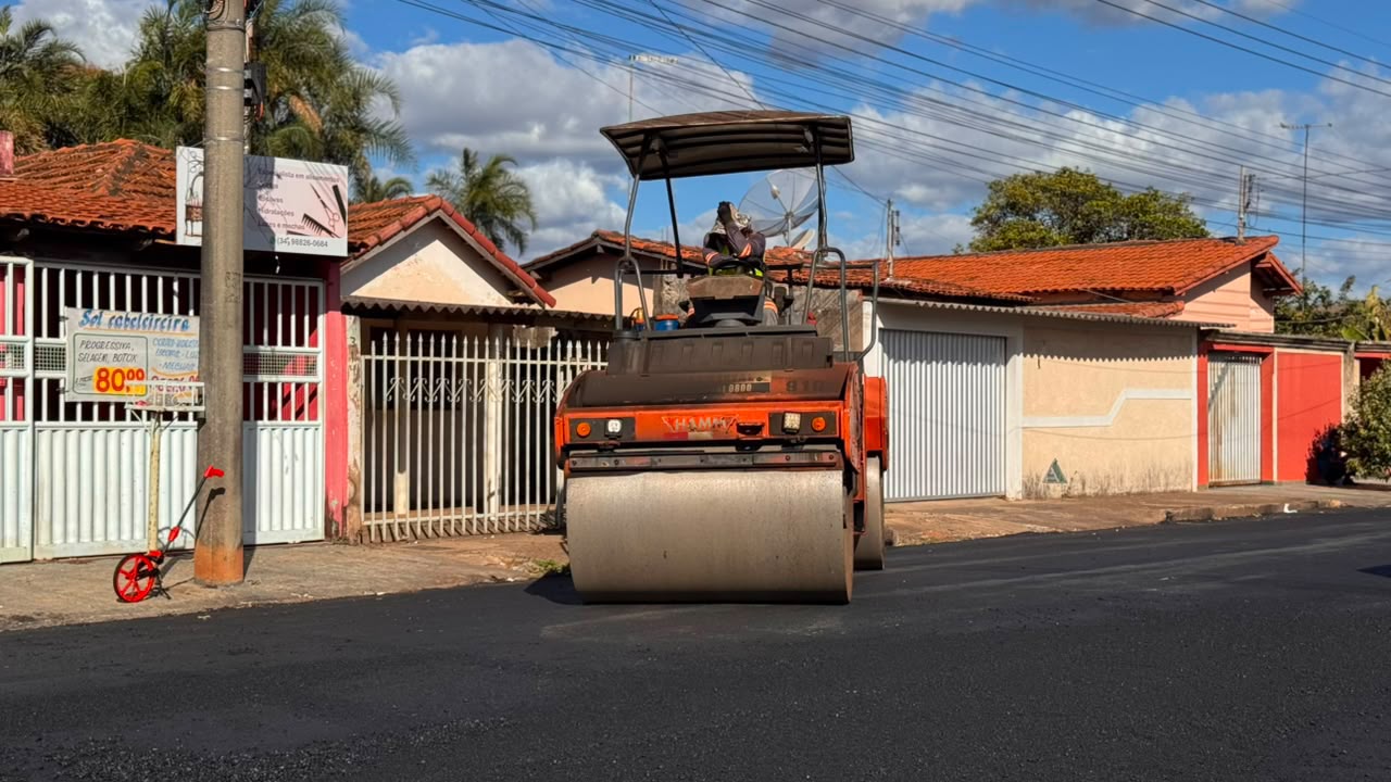 Programa 20 em 1 avança com recapeamento e pavimentação de novas vias